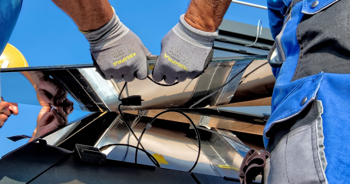 Bonificaciones IBI por Instalación de Placas Solares: Guía por Municipios 2026